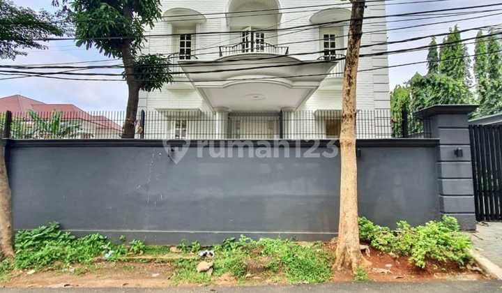 Modern American Classic Pondok Indah Jakarta Selatan