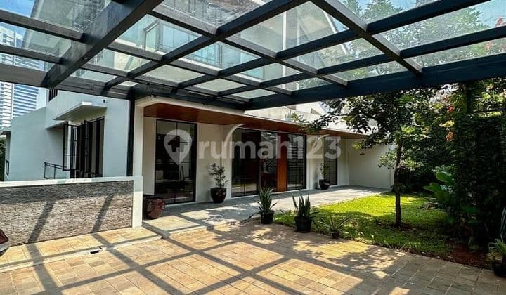 Rumah Modern Tropical Siap Huni Kebayoran Baru