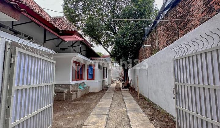 Rumah bagunan terawat di Menteng Jakarta Pusat