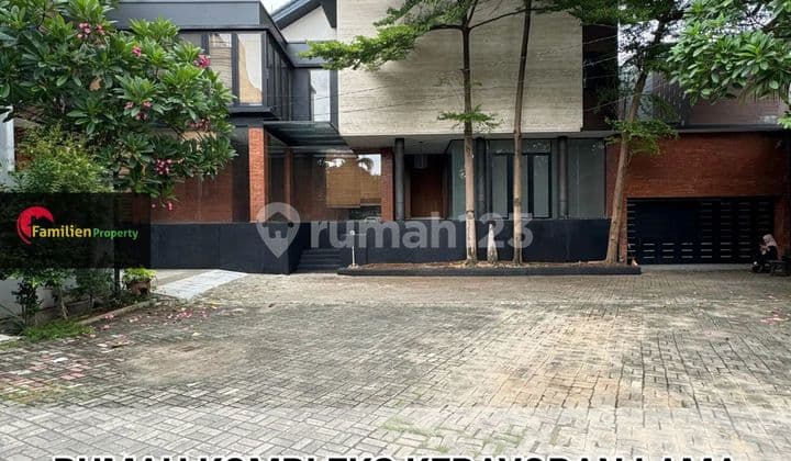Nice ready-to-occupy house in Kebayoran Lama, South Jakarta