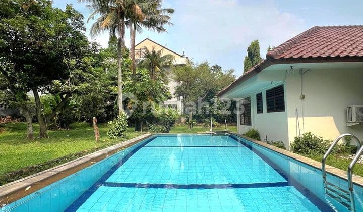 Dijual 2 bangunan rumah dengan halaman luas cipete , Cilandak