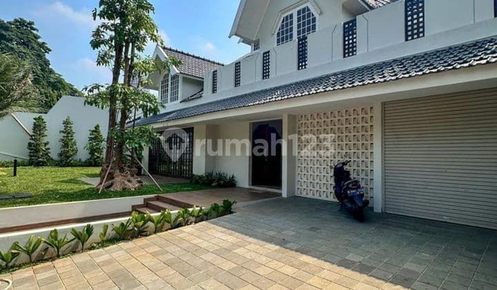RUMAH FULL RENOVATED SIMPRUG GOLF , JAKARTA SELATAN