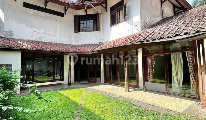 Rumah Depan Taman Dijual Murah Jarang Ada Lebak Bulus