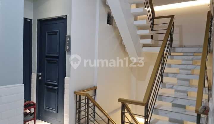Strategic Boarding House in Central Jakarta, Immediate Passive Income, Fully Furnished.