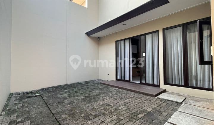 Rumah di Illustria Eminent - BSD Siap Huni