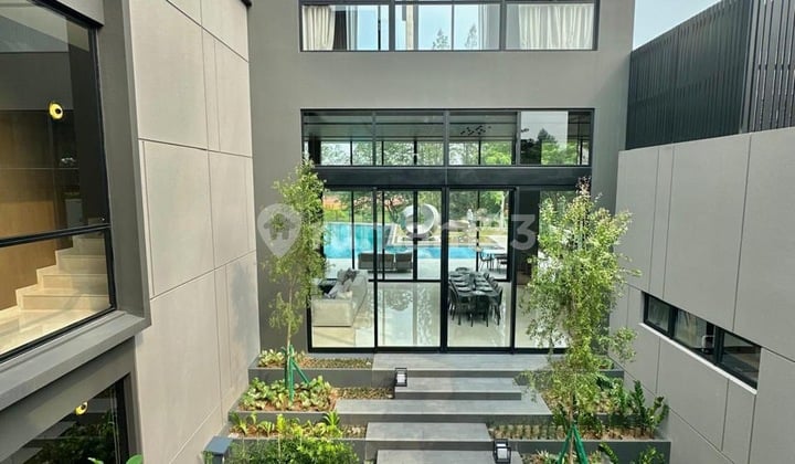Mewah Exclusive Botanic Villa BSD City Pool Lift Pribadi