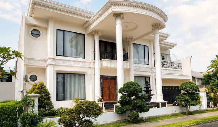 Luxury Modern Home with Swimming Pool, Comfortable Environment, Terrace, Golf View in BSD City
