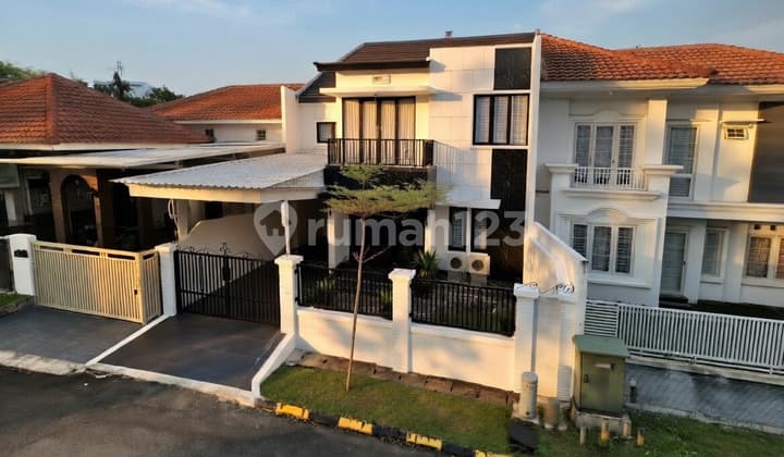Rumah Full Furnished Siap Huni Lokasi Strategis Aman Nyaman di Puspita Loka BSD City
