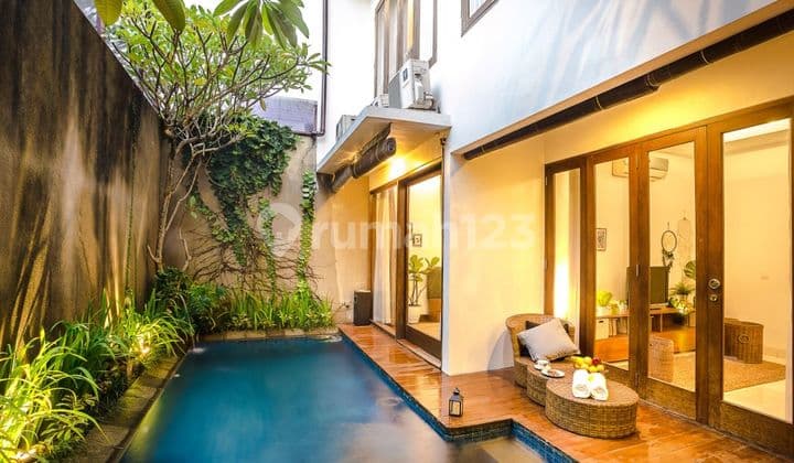 Rumah Furnish Cantik Bagus di The Icon BSD City ada Private Pool