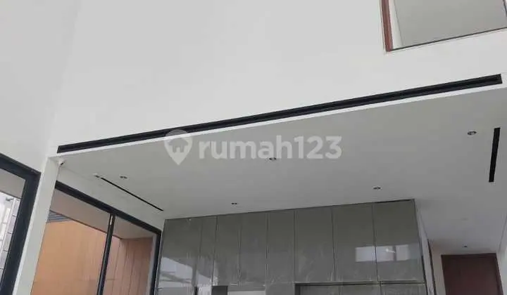 Rumah Sultan Mewah Lingkungan Strategis dan Nyaman Lyndon Nava Park Bsd