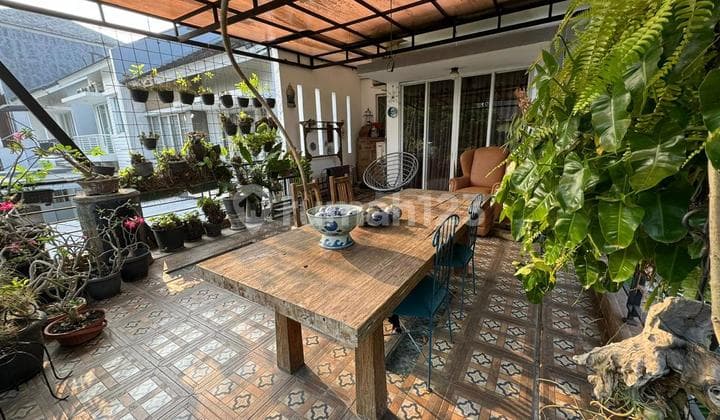 Rumah Bagus Rapih Strategis Kemana" Dekat Ada 3 Lantai Di Delatinos Bsd Tangerang Selatan