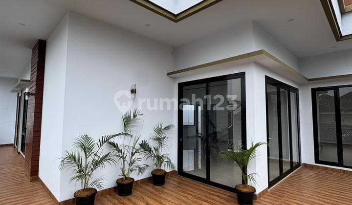 Rumah Bagus Modern Hoek Minimalis di Kencana Loka Bsd
