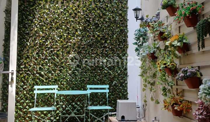 Nice Semi-Furnished House On Jl. Flamingo Barat, Cihuni, Pagedangan Subdistrict, Tangerang Regency, Banten, Gading Serpong The Spring.