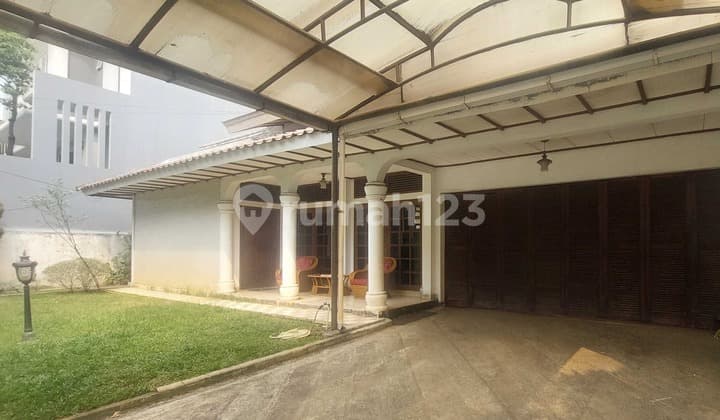 Rumah berlokasi strategis dan ekslusif di daerah Kuningan Jakarta Selatan