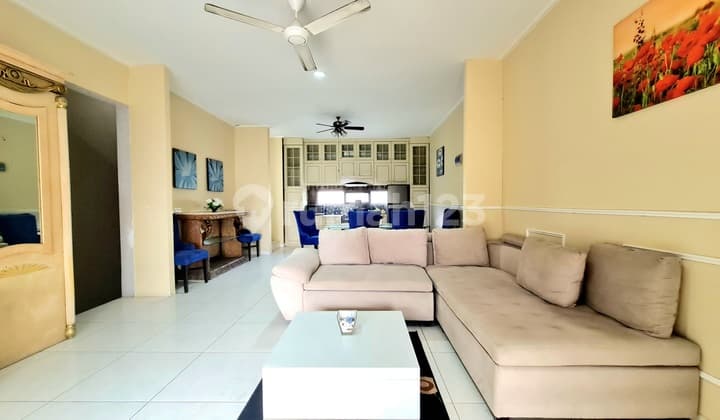 Rumah Foresta Cluster Primavera Double Decker Depan Kolam Strategis