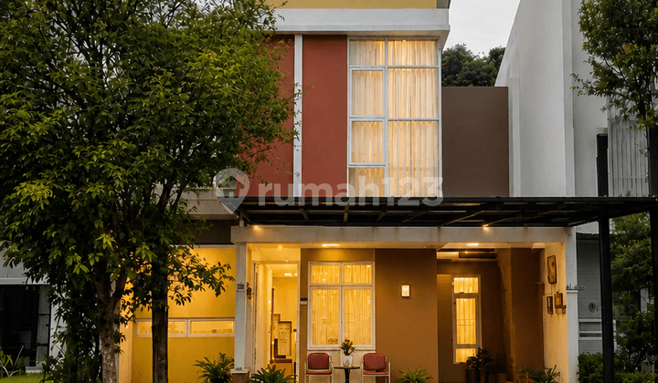 House on Boulevard, facing East towards the Park at The Icon BSD City, near the Toll Exit, Aeon Mall, Pasar Modern Intermoda, Atmaja University, and Prasetiya Mulya.