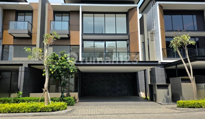 Rumah Mewah Laurel Nava Park Lebar 12, Botanic Park.10.ha, Country Club 2.2 Ha, Termurah, Dekat Exit Tol, Aeon Mall, Universitas Prasetya Mulia.dan Atmajaya