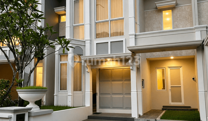 Beautiful House, Ready to Move In, Ready to Live in at Greenwich Cluster Whitsand, Border with Gading Serpong, Near Culinary Spots, Near Toll Exit, Qbig, Aeon Mall