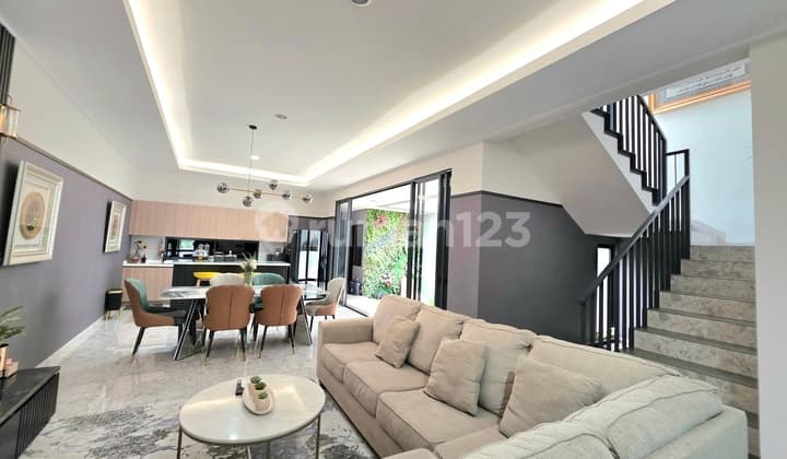 Rumah Cantik. Fully Furnished Sutera Narada Alam Sutera, Lokasi Strategis Dekat Exit Tol, Living World.dan Mall Alam Sutera