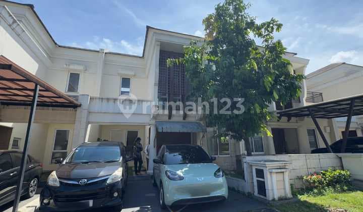 Beautiful 2-Story House in Sheffield Greenwich BSD City