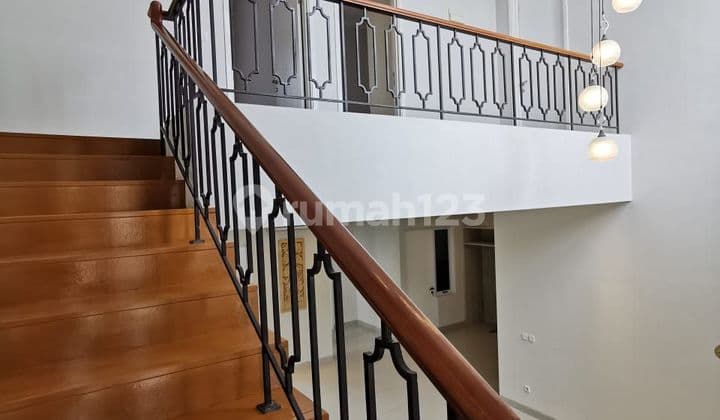 Rumah Cantik Modern di Whitsand Greenwich BSD City