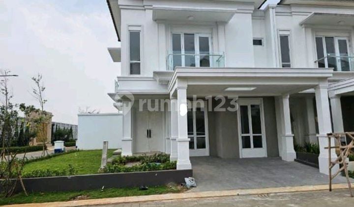 Beautiful Hook House in Pasadena Grand Residence Gading Serpong Beautiful Hook House in Pasadena Grand Residence Gading Serpong