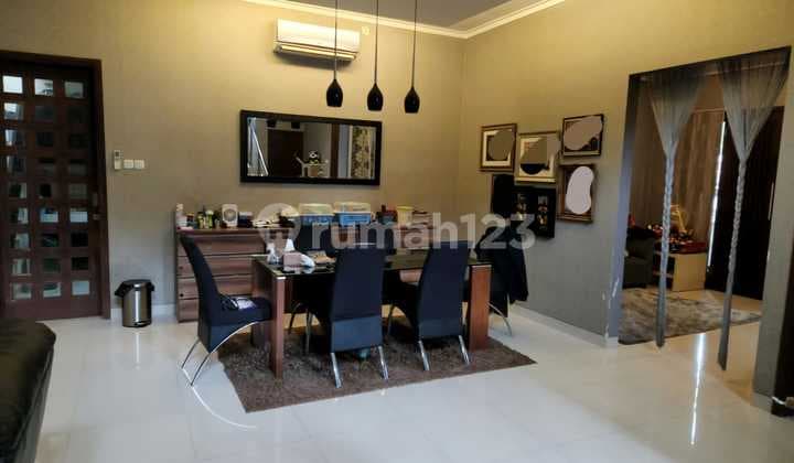 Rumah Luas Halaman Besar Semi Furnish di De Latinos Bsd City