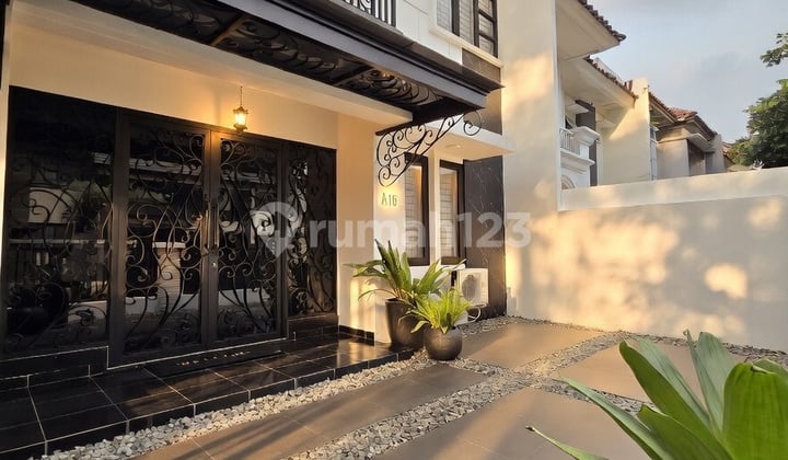 Rumah Dijual Full Furnished Siap Huni dengan Row Jalan Besar di Puspita Loka BSD City