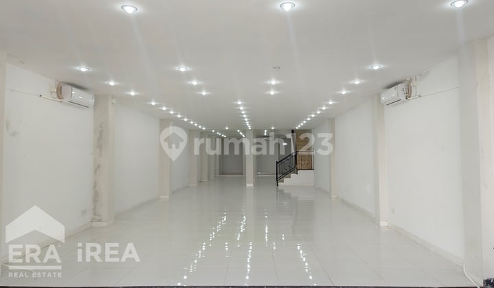 Dijual Ruko 3 Lantai seperti Baru, sudah ada AC, Dekat Pasar Salatiga, Ronde Jago, Hotel Sahid