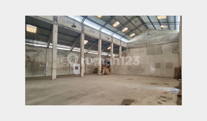 Warehouse + Office for Sale in Bantul, Yogyakarta, Near Kasongan Pottery, Puncak Bibis, Kasihan Field, Kasihan Health Center.