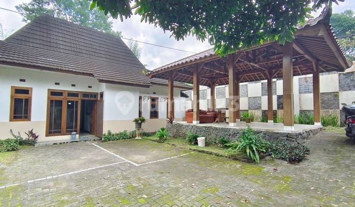 Dijual Villa Cantik di Kaliurang, Siap huni, Fully Furnished, Sejuk dan Asri.