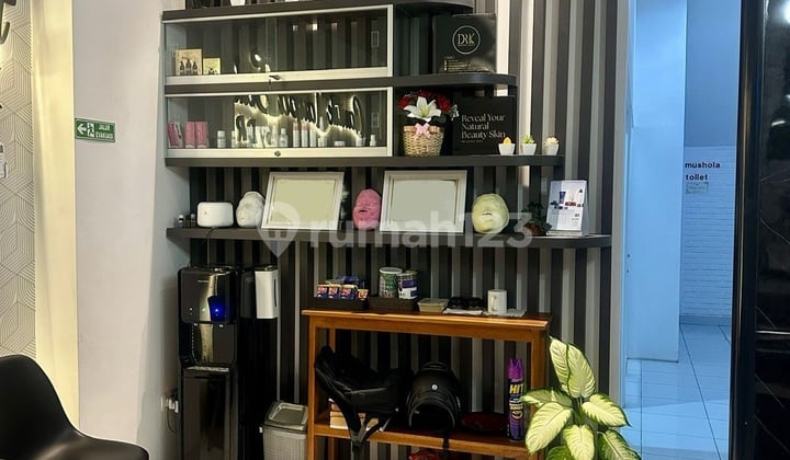Over Kontrak masih 3 tahun, Salon Kecantikan daerah Mahasiswa, Seturan, Yogya