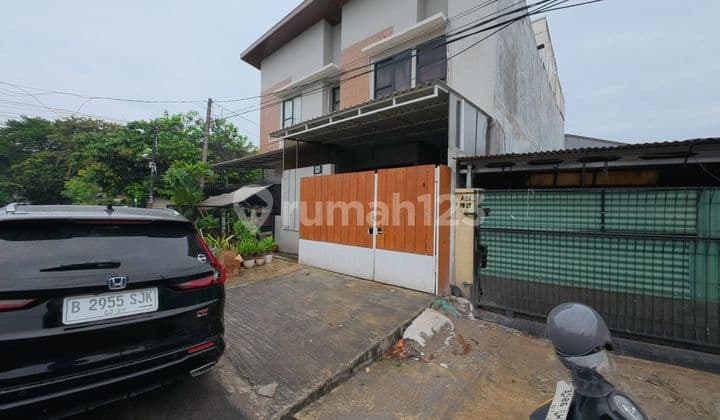 Jarang Ada ! Rumah Meruya Utara 2 Lantai Full Furnish Pusat Kota