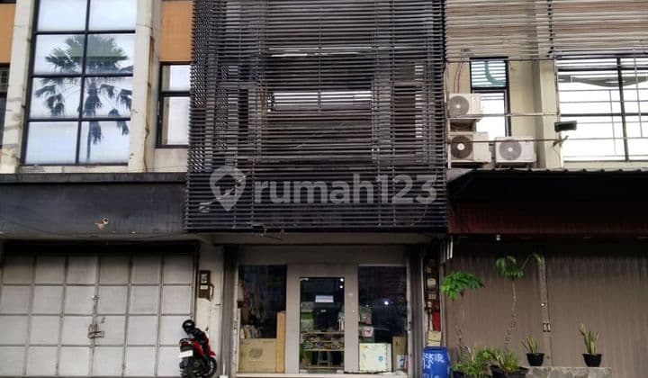 Siap Nego Ruko Strategis 3 Lantai di Boulevard Gading Serpong