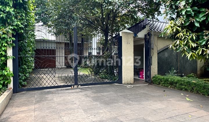 The Only House With A Gate In Alam Sutera