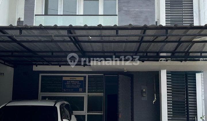 Quick Sale Comfortable Atmosphere Affordable House in Royal Gading Serpong