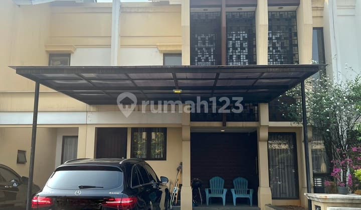 Renovated Greenwich Mayfield House BSD