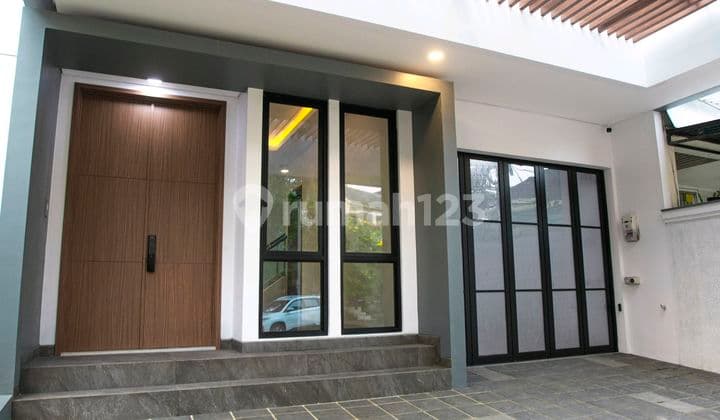 Rumah De Latinos Cluster Costarica Brand New