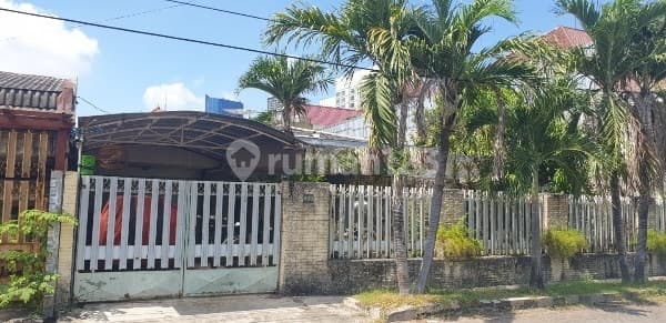Rumah di Bintang Diponggo, Surabaya Lokasi Elite Tengah Kota Cw