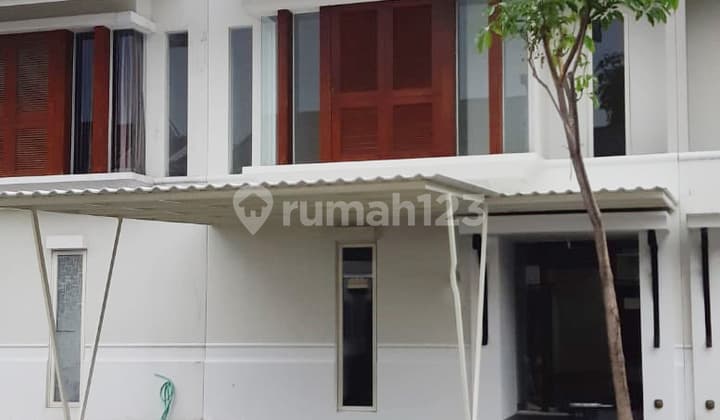 Rumah 2 Lantai Bagus SHM di Grand Harvest, Wiyung Surabaya