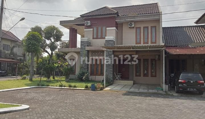 Rumah Hook Shm Kondisi Bagus Siap Pakai Taman Luas Di Cluster Gentan Baki Solo