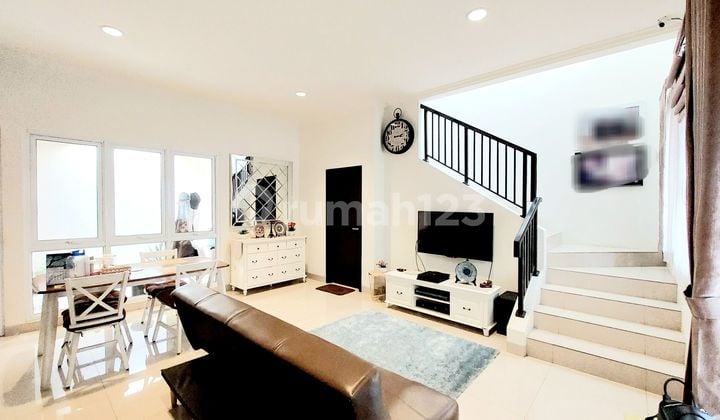 Rumah Cantik Siap Huni 2 Lantai Furnished Hadap Selatan Di Boulevard Savia Nusaloka Bsd