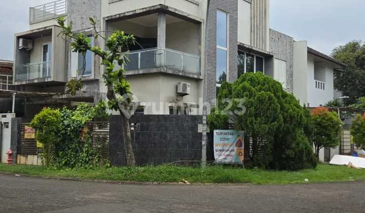 Jual Rumah 3 Lantai Full Furnish di Citra Raya Tangerang