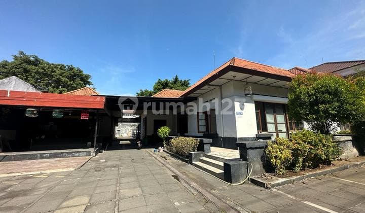 Dijual Rumah Tua di Jl. Biliton Surabaya Hitung Tanah Saja
