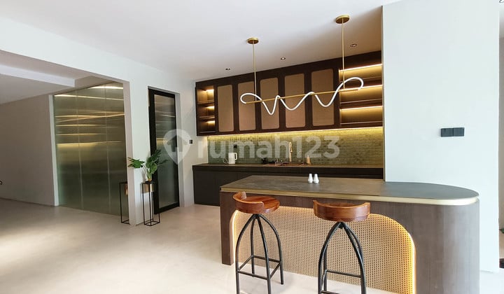 Rumah Estetik Artistik Full Furnished 3+ Kamar Tidur Siap Huni di Alam Sutera M653