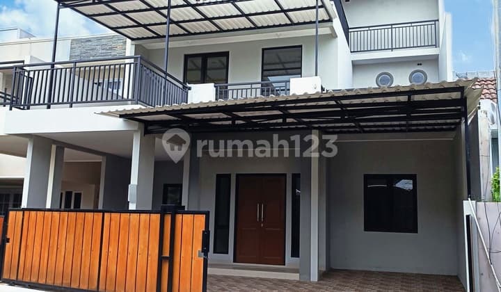 RARE FIND!! FOR SALE 3-Story House 6 Bedrooms Renovated in Kencana Loka Bsd H5