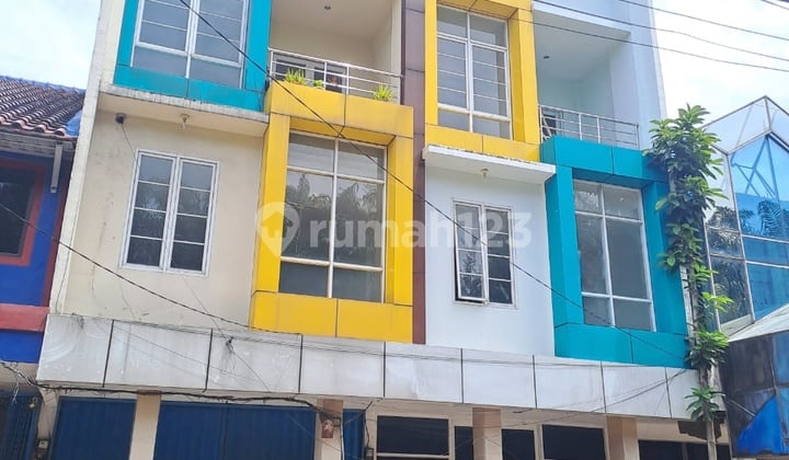 Ruko 3 Lantai Rapi Menghadap Jalan Raya Serpong di Villa Melati Mas BSD VM1