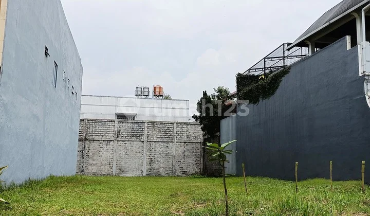Rare Large Plot with 360sqm Land in a Prime Location at Puspita Loka Mk51 Rare Large Plot with 360sqm Land in a Prime Location at Puspita Loka Mk51