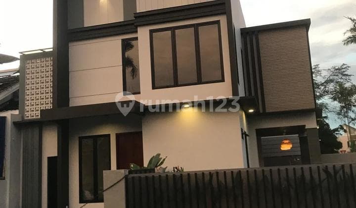 Full Furnished Rumah Private Pool Taman Bromo - Lippo Karawaci