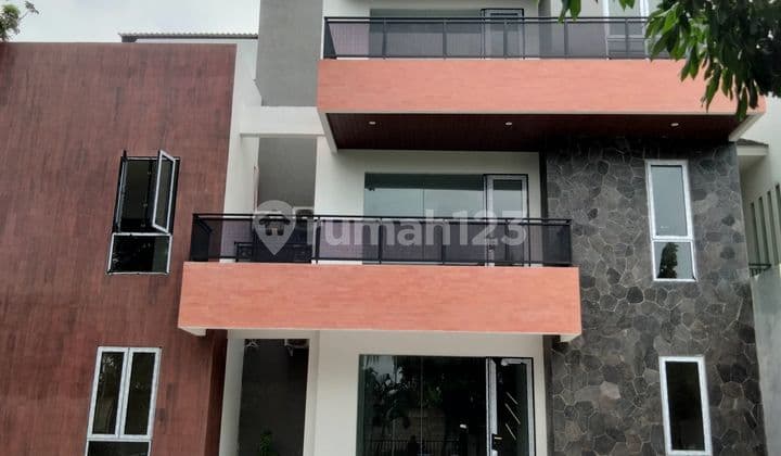 Modern Luxury Corner House Cluster Palmyra Alam Sutera